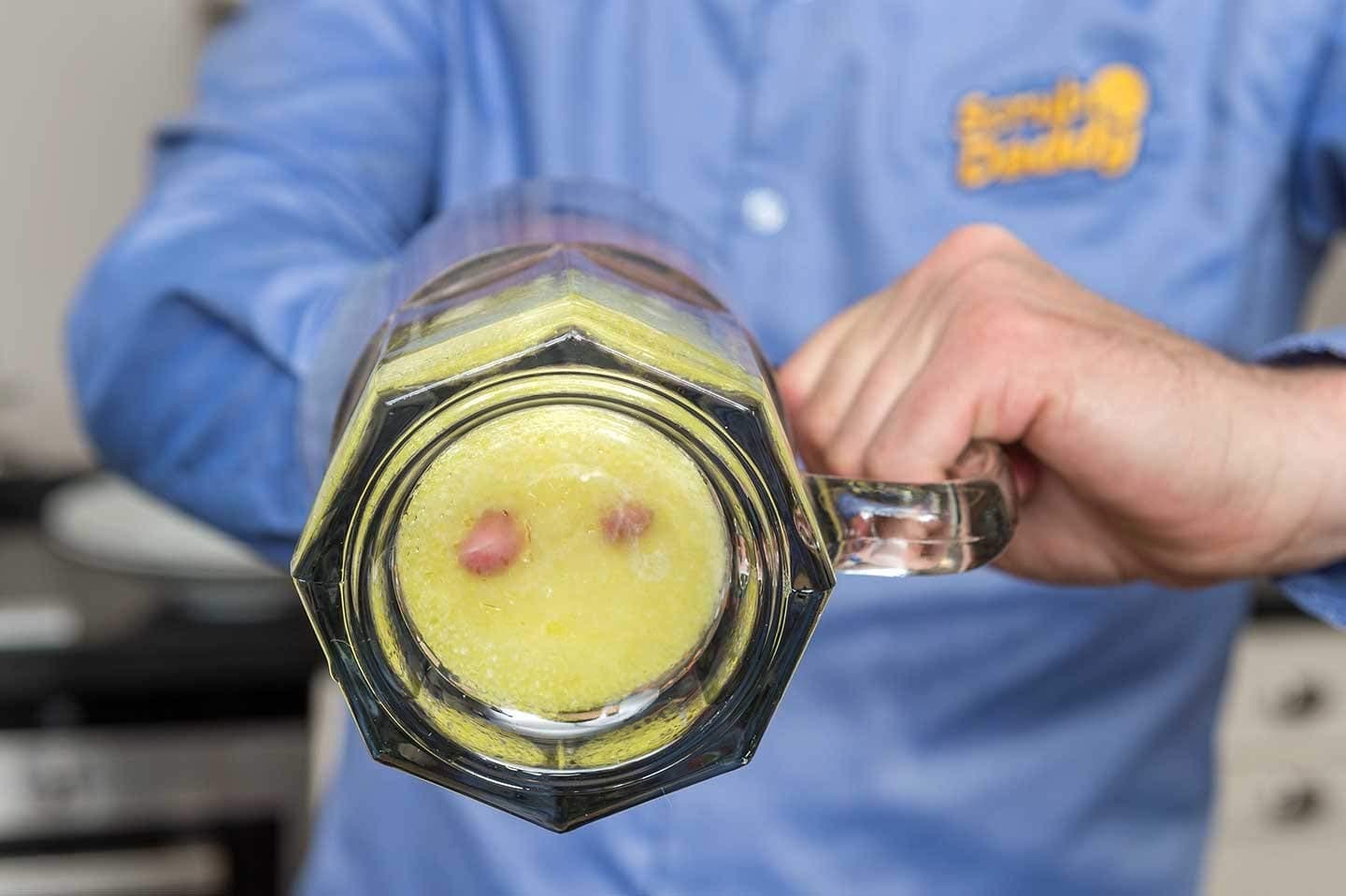 Scrub Daddy The Original FlexTexture Sponge, Soft in Warm Water, Firm in Cold, Deep Cleaning, Dishwasher Safe, Multi-use, Scratch Free, Odor Resistant, Functional, Ergonomic- 1 Count